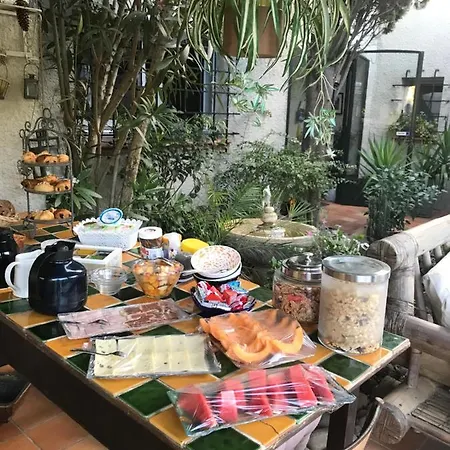 Nocleg ze śniadaniem Le Jardin De La Cite 3*