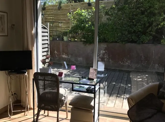 Le Jardin De La Cite 3* قرقشونه