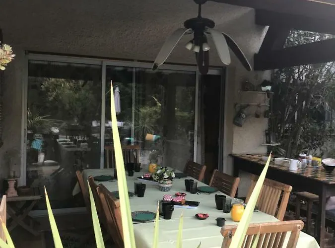 فندق مبيت وإفطار Le Jardin De La Cite قرقشونه