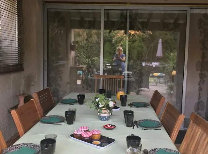 Couette-café Le Jardin De La Cite 3*