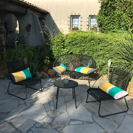 Le Jardin De La Cite Bed & Breakfast 3*